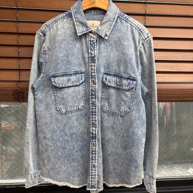 American Eagle 아메리칸 이글 에시드 데님 워싱 커팅 셔츠
