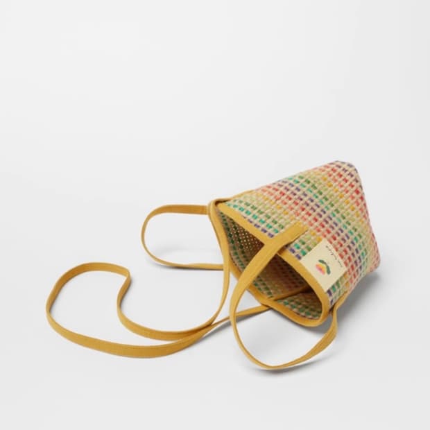 자라 멀티컬러 바스켓백