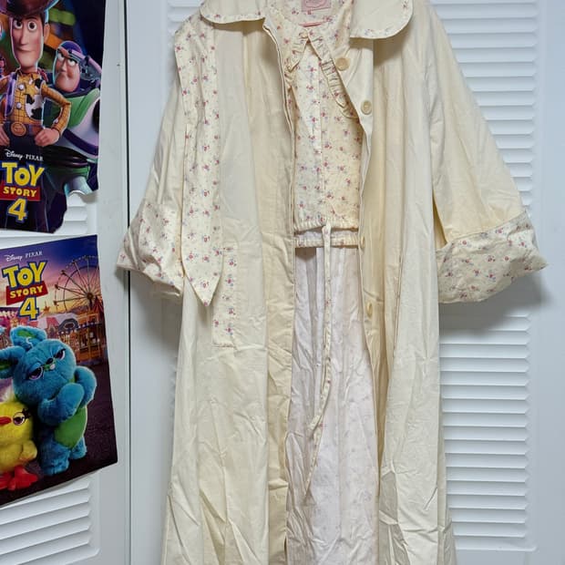 대장급 연한 둥근카라 버터색 코트 & 블라우스 세트 20만원에 급처!