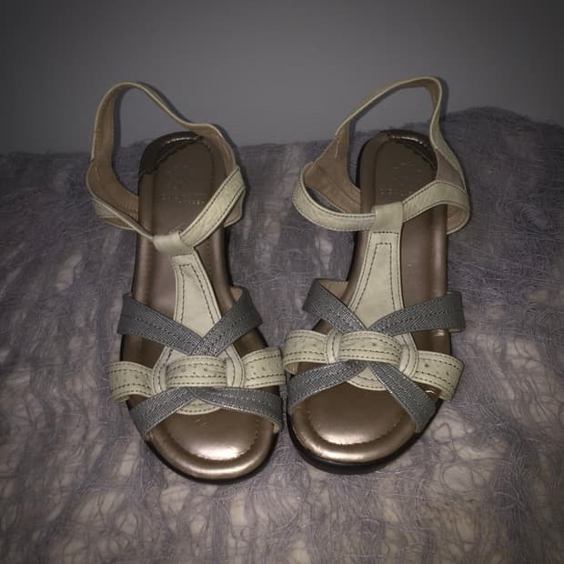 Faerie mint cross belt Leather Sandals