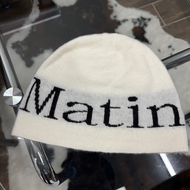 마뗑킴 KIM 자가드 로고 숏 비니