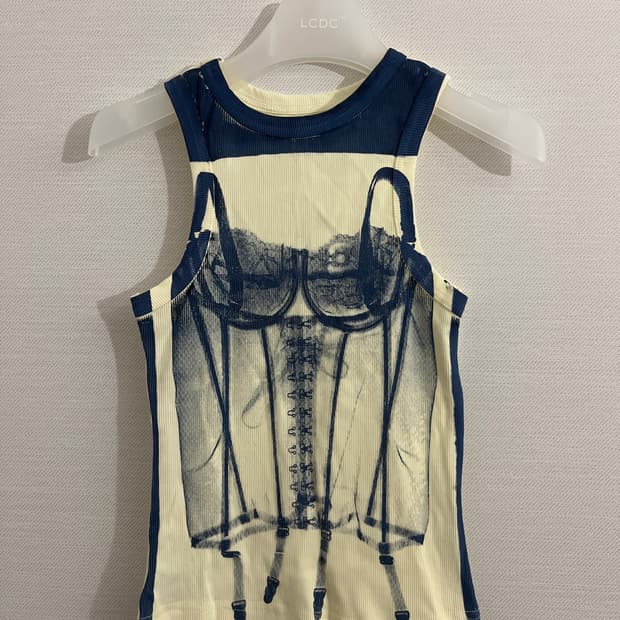 파예 란제리 프린팅 슬리브리스