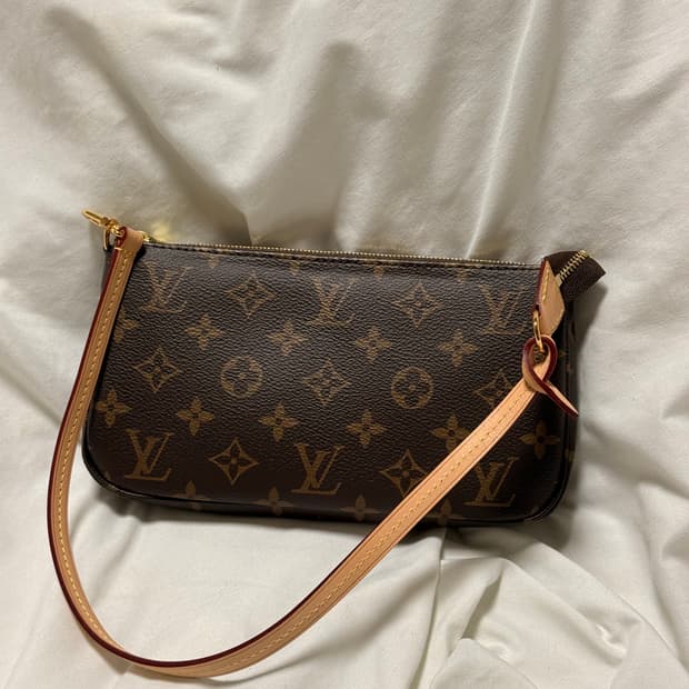 루이비통 모노그램 포쉐트 악세수아nm