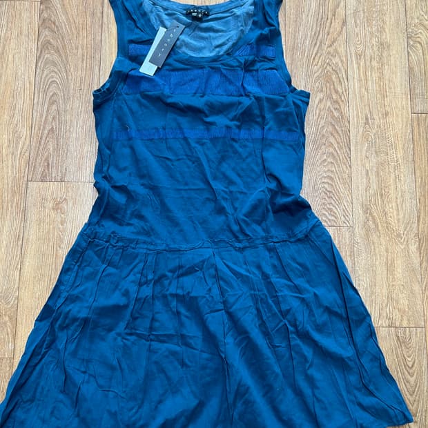 띠어리 민소매 플리츠 원피스 택달린 새상품