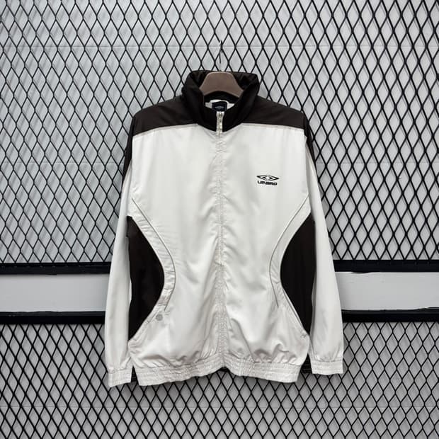 90s 엄브로 윈드브레이크 자켓 사이드 컬러블록 디테일 아이보리 브라운