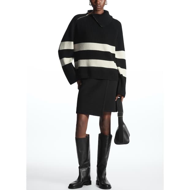 코스 COS 퍼넬넥 하프 집 스트라이프 니트