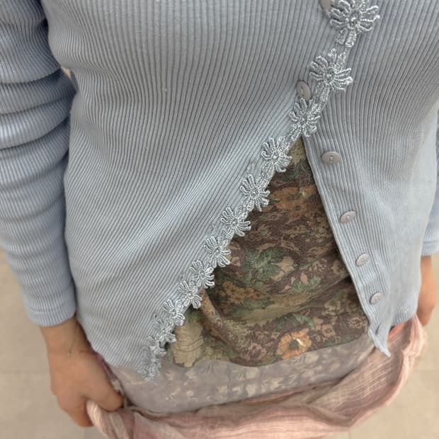 Sky Blue Daisy Cardigan 하늘색 데이지 가디건