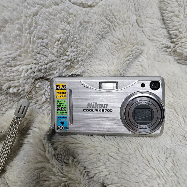 니콘 쿨픽스 3700 빈티지 디카 레트로 카메라