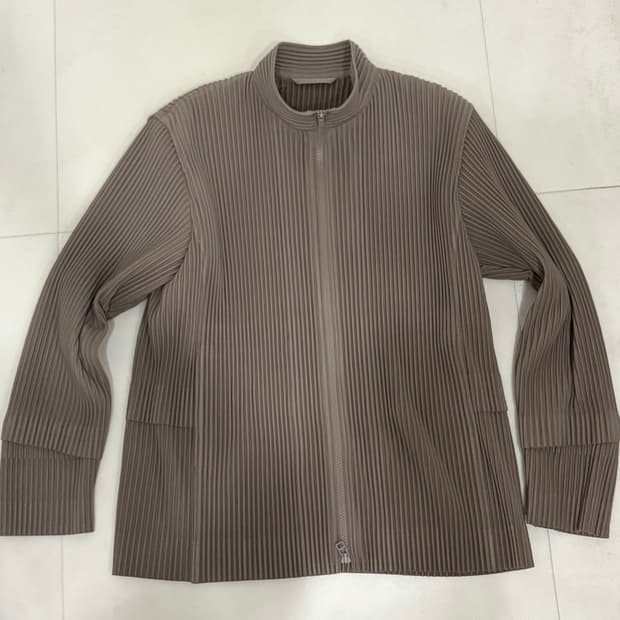 이세이미야케 옴므플리세 jc142 집업 2사이즈