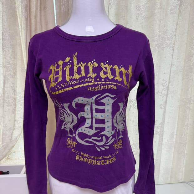 Vintage glitter lettering T
