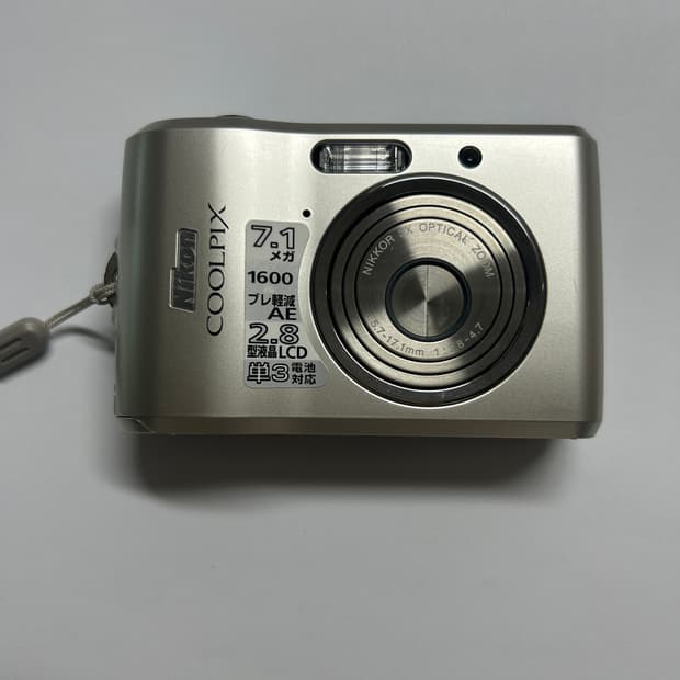 니콘 쿨픽스 L16