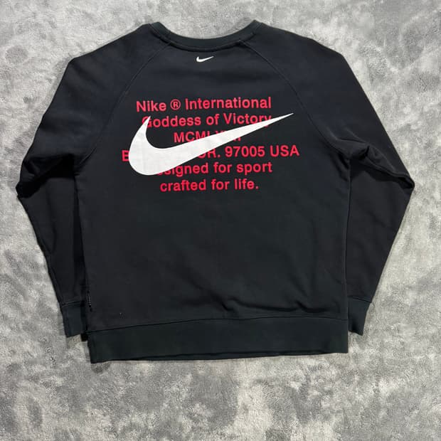 나이키 더블 스우시 맨투맨