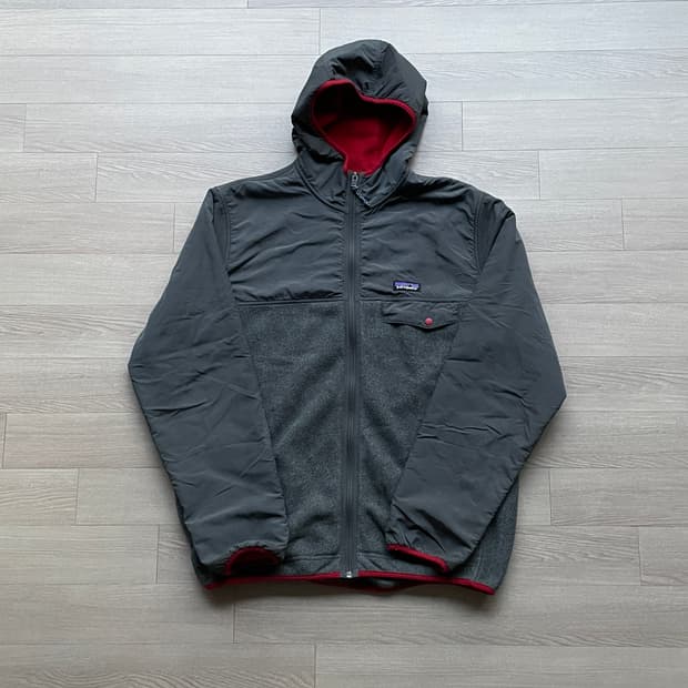 파타고니아 쉘드 후드 신칠라 그레이 레드