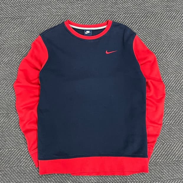 나이키 배색 맨투맨 v1155