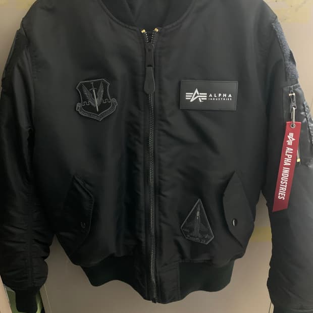 알파인더스트리 ma-1(새상품) 일본가서 직접 구매했습니다