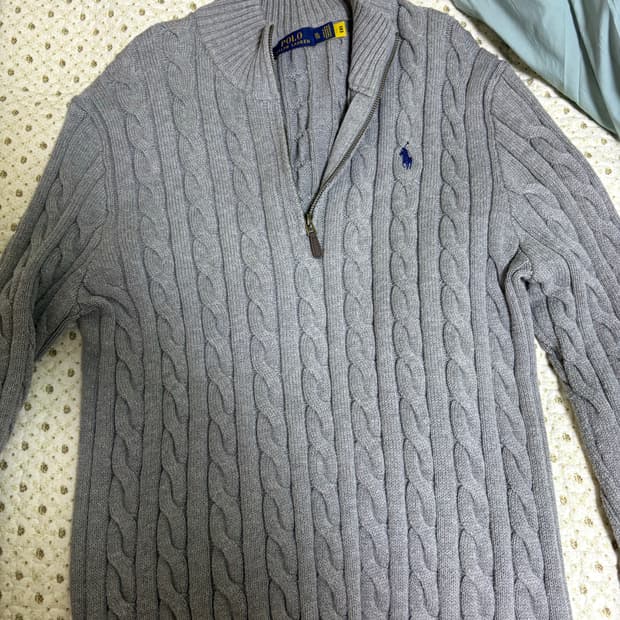 폴로 반집업 니트