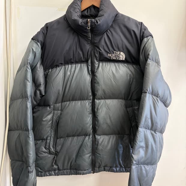 N39. 노스페이스 700패딩 회색