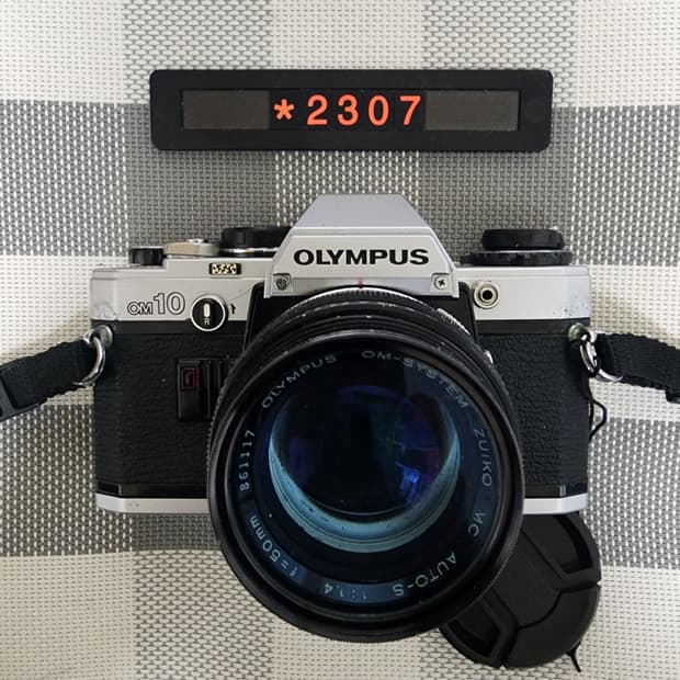 올림푸스 OM 10 실버바디 1.4렌즈 필름카메라