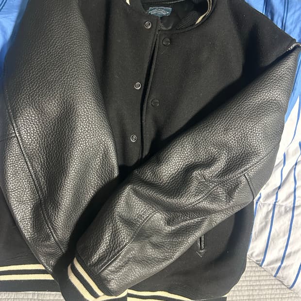 아웃스탠딩 바시티 지켓 L