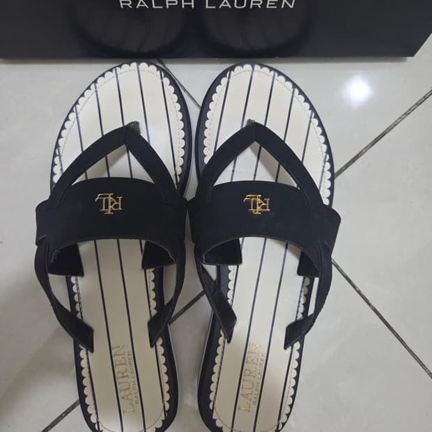 랄프로렌 로잘린드 샌들