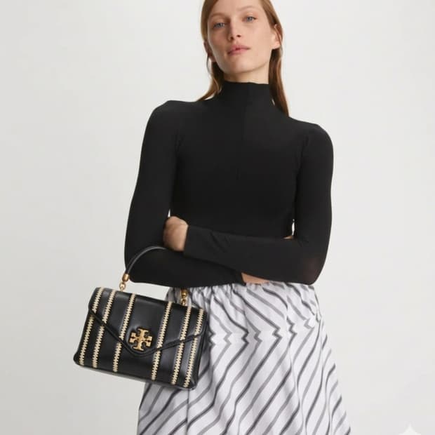 가격인하 ㅣ토리버치가방 키라 사첼백 블랙 금장 2way 정품 | 무료배송