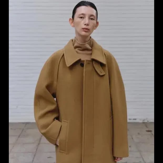 rrace 코트 팝니다