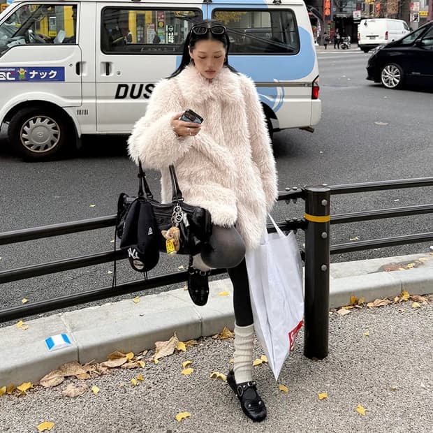 오데스 플러피 퍼 자켓