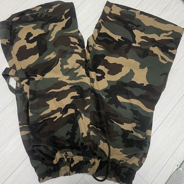 슬로우레코드 카펜터 버뮤다 와이드 카모 팬츠_빈티지 그린