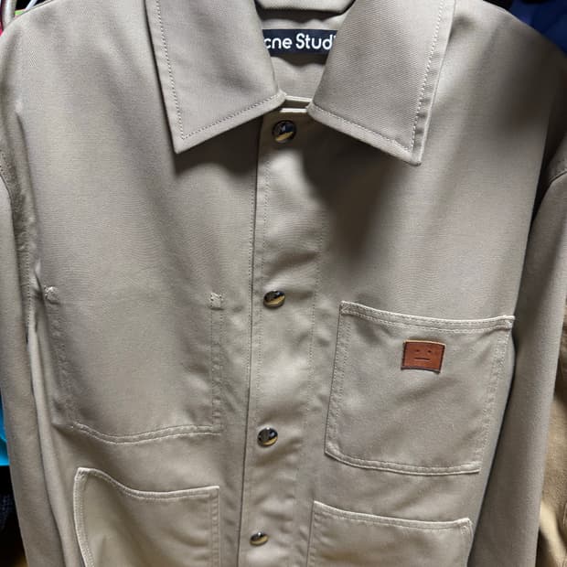 아크네 이모지 자켓