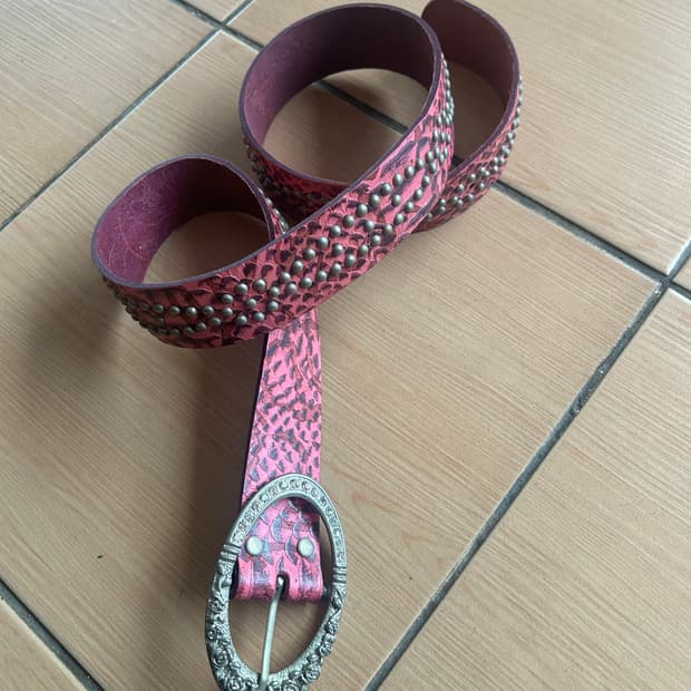 Vintage pink stud belt