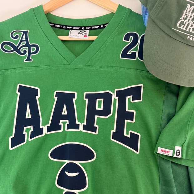 AAPE BY *A BATHING APE®의 25SS 팬시 메인 티