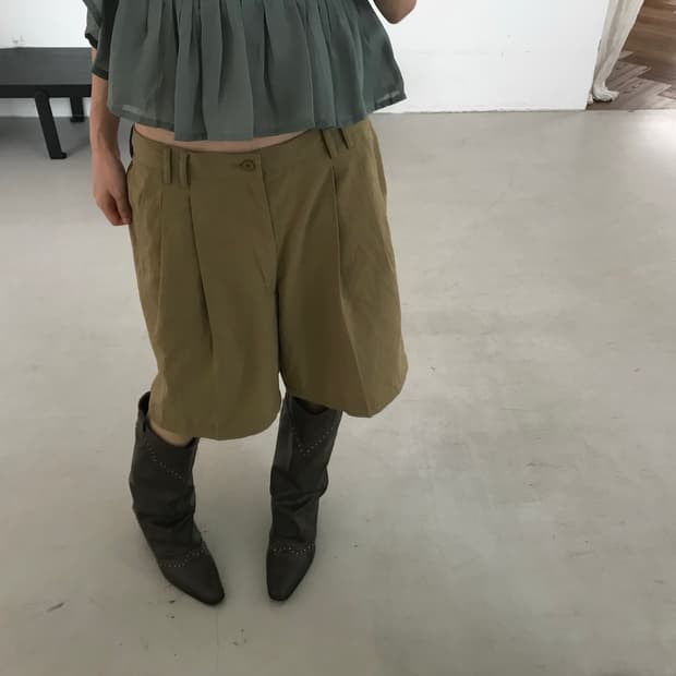vintage beige half pants