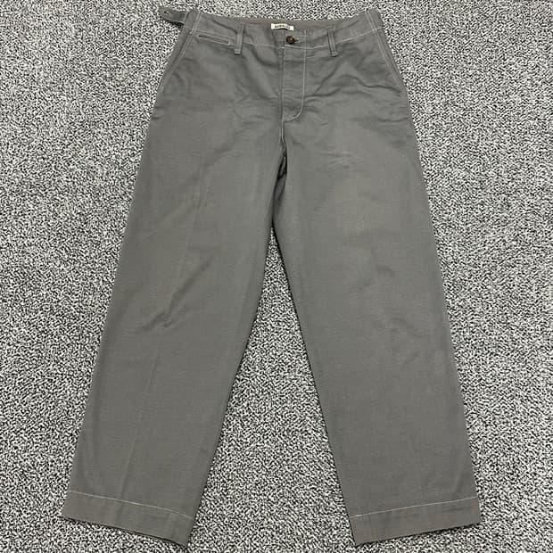 오라리 차콜그레이 면 바지