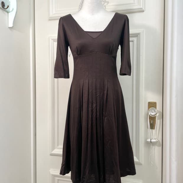 brown shirring pleats point v-neck cotto