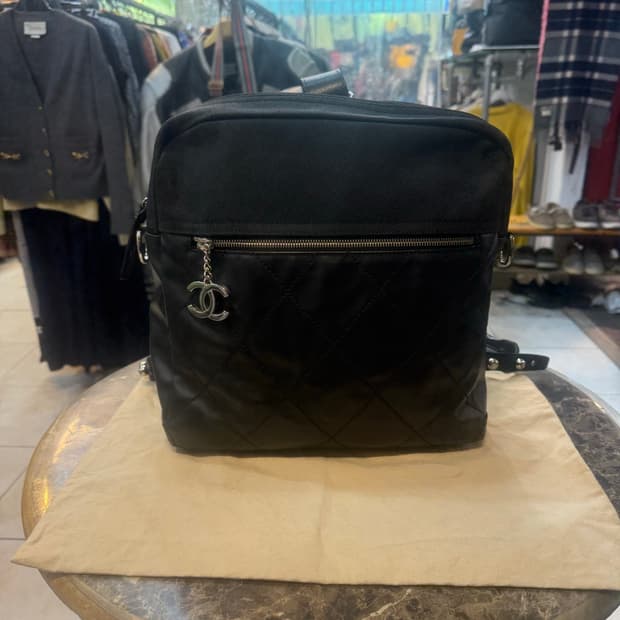 정품 샤넬 파리 비아리츠 백팩+크로스백 팝니다