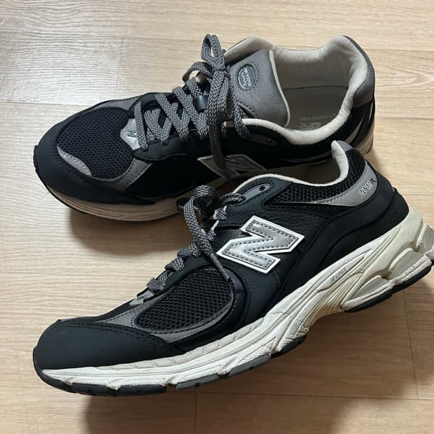 뉴발란스 2002r 프리미엄 빈티지블랙