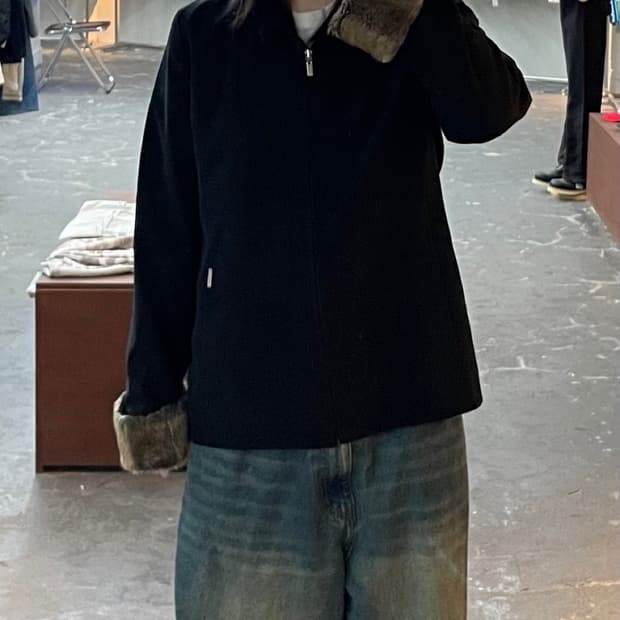 발렌시아가 퍼 블랙 집업 자켓 H1406