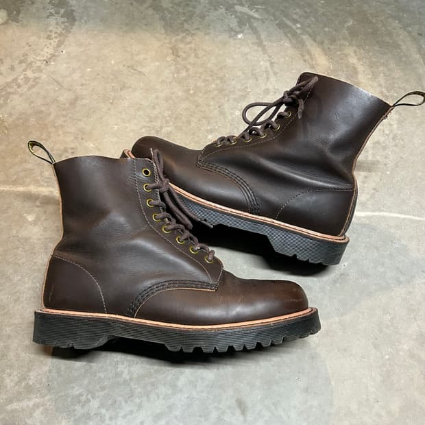 270) 닥터마틴 파스칼 8홀 브라운 부츠