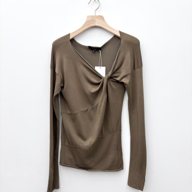 DRAPED LONG SLEEVE
