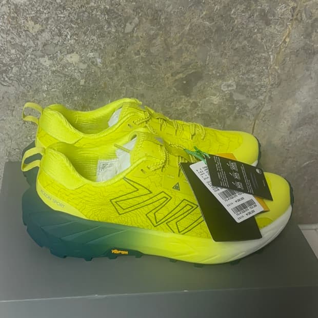 [새상품] 남녀공용 코오롱 트레일 런닝화