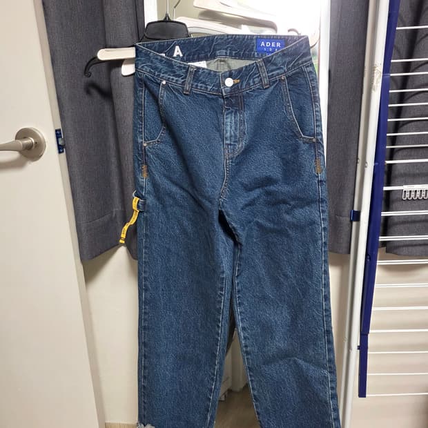 아더에러 18fw 신더 데님

카펜터 팬츠