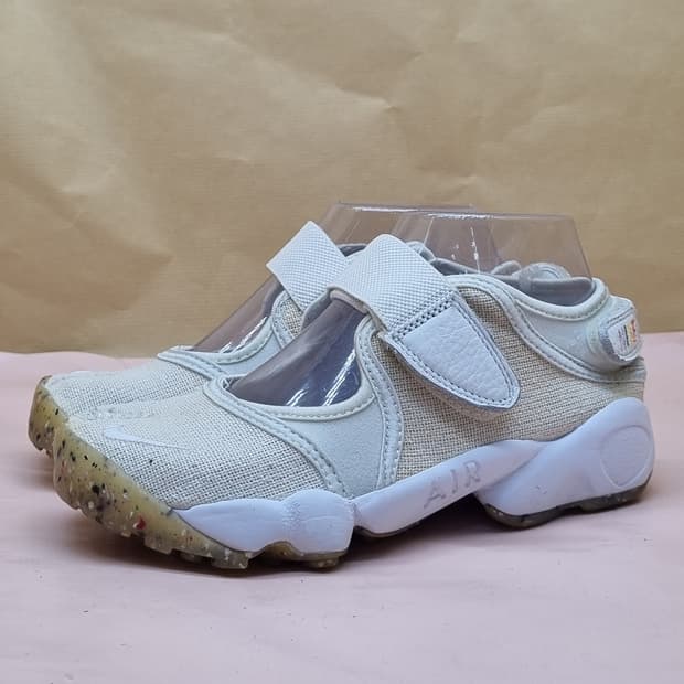 나이키 에어 리프트 서밋 화이트 샌들 230