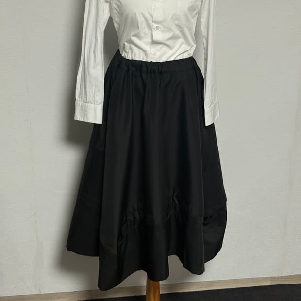 24ss 꼼데가르송 꼼데가르송 입체 비대칭 스커트 s