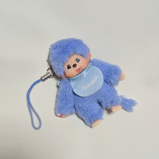 몬치치 라벤더 파스텔 블루 톤 스트랩 키링