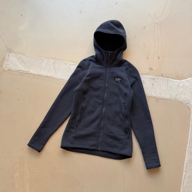 아크테릭스 카이어나이트 후디