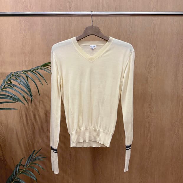 폴스미스 브이넥 긴팔 니트 소매 스트라이프 디테일 아이보리