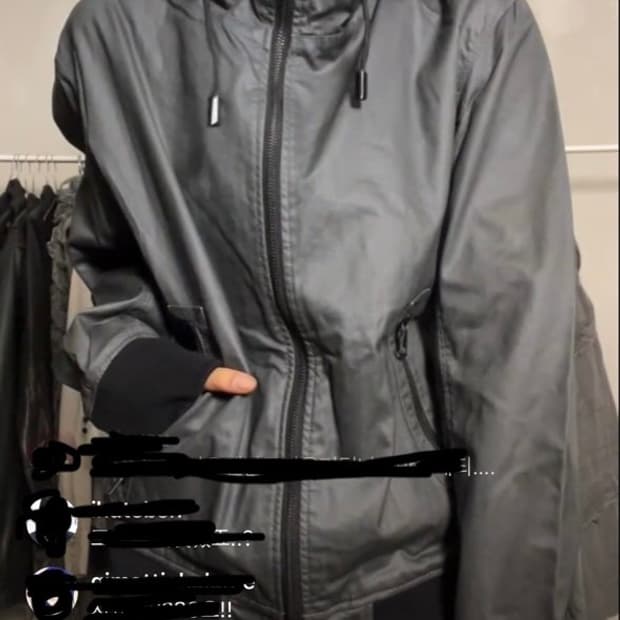 유니클로 하이넥 후드 자켓