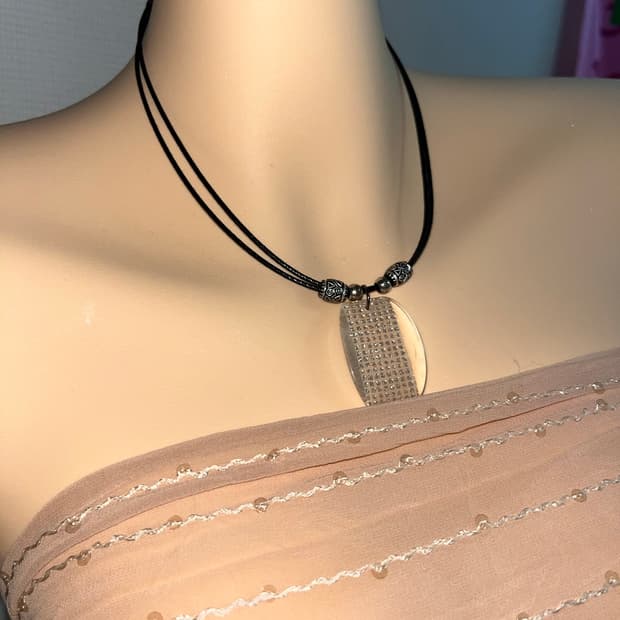 Glitter necklace