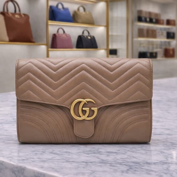 [S급] 구찌 GG 마몽 마틀라세 클러치백 판매합니다!!!