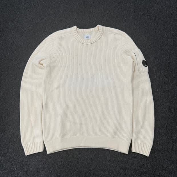 CP컴퍼니 아이보리 렌즈와펜 니트